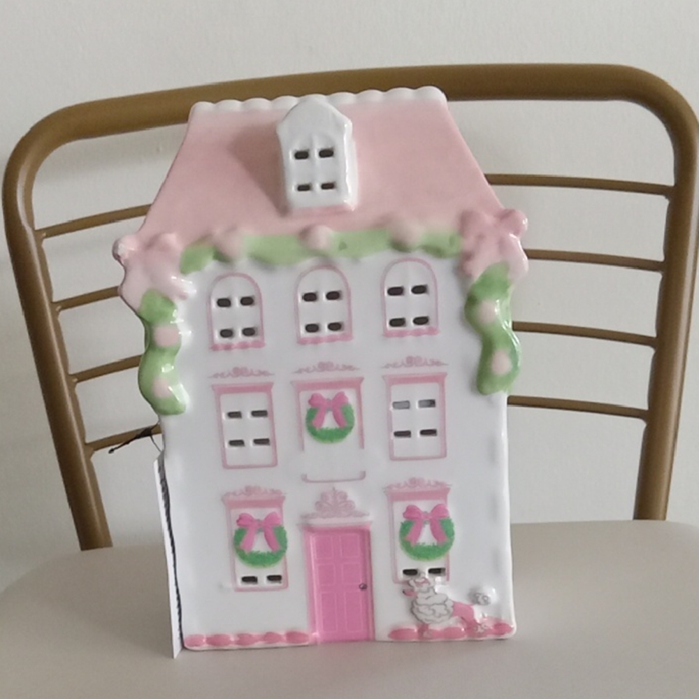 Festive Pink and Green Holiday House Decor